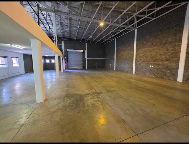 550M² WAREHOUSE TO LET IN STORMILL